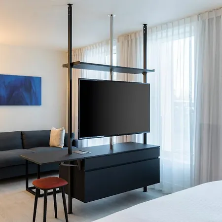 By Marriott Hotell 4*